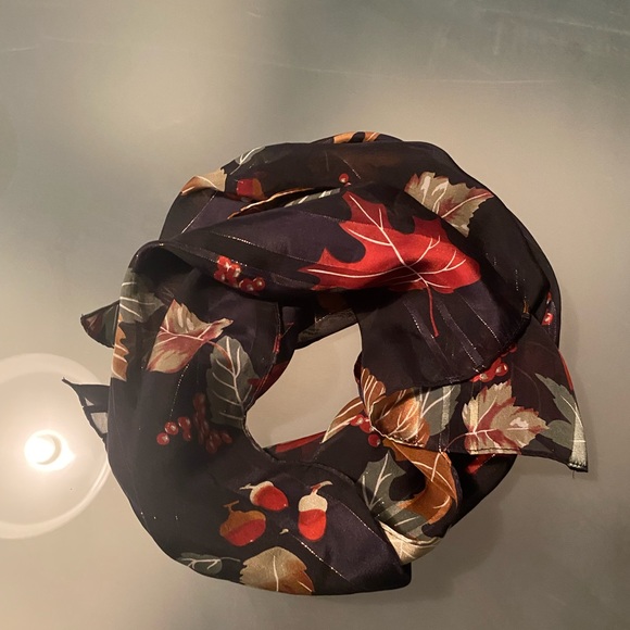 Cejon silk oblong scarf - Picture 4 of 9